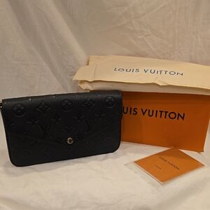 Louis Vuitton Elegant Black Monogram Crossbody Bag With Cardholder... Like New!